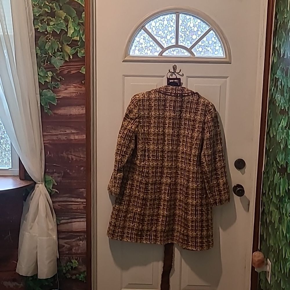 Ladies Small Worth lined Coat - Picture 2 of 14